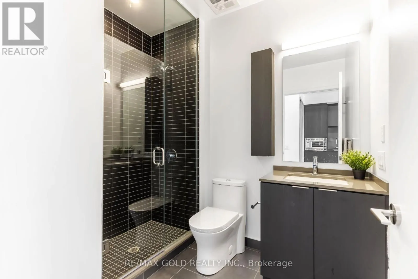 716 - 86 DUNDAS STREET E