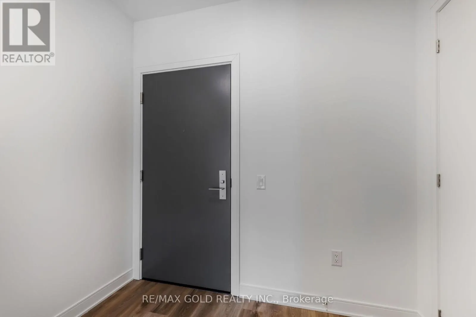 716 - 86 DUNDAS STREET E