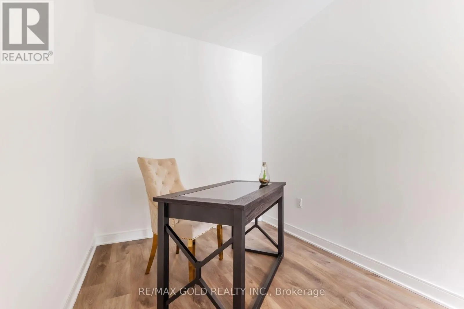 716 - 86 DUNDAS STREET E