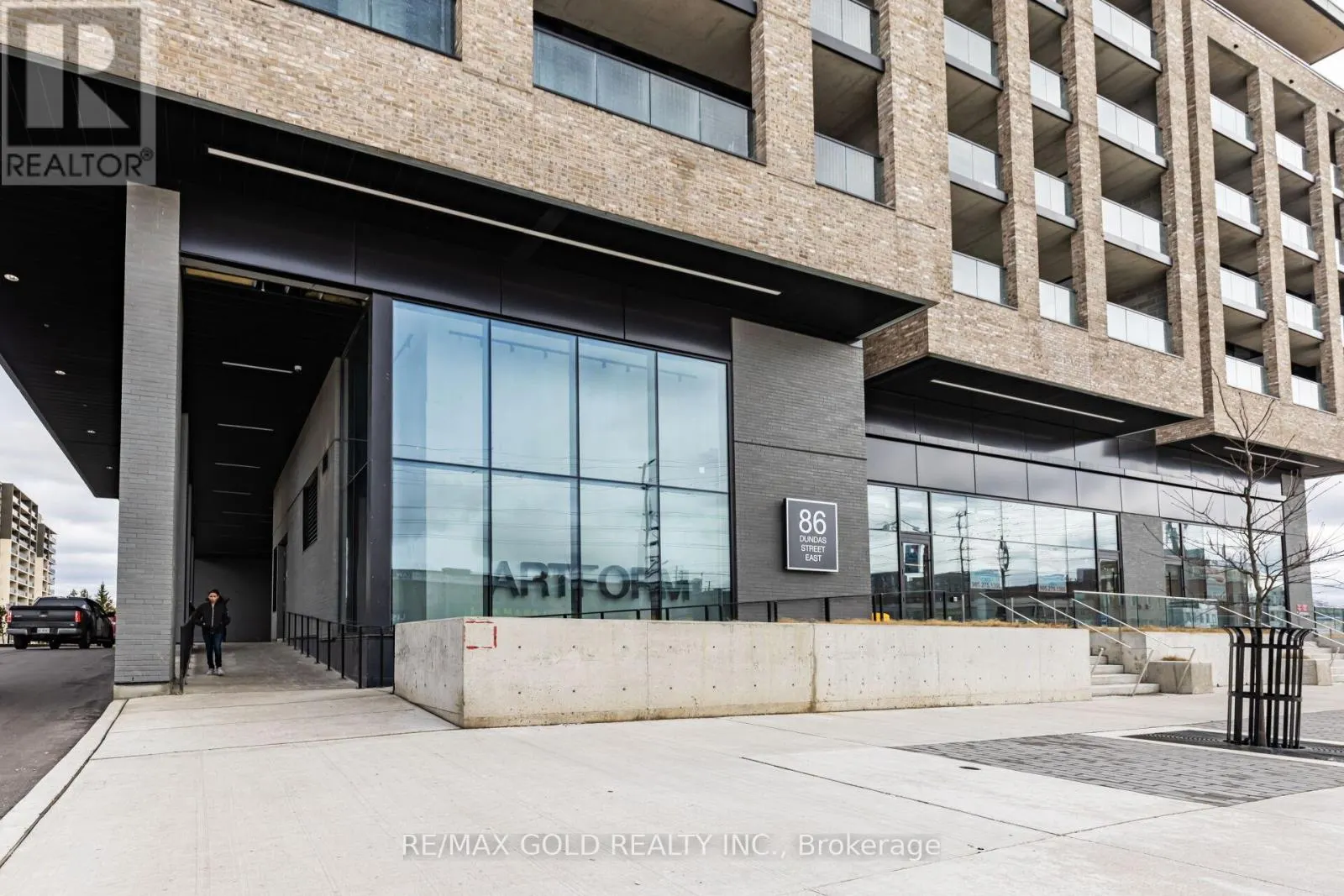 716 - 86 DUNDAS STREET E