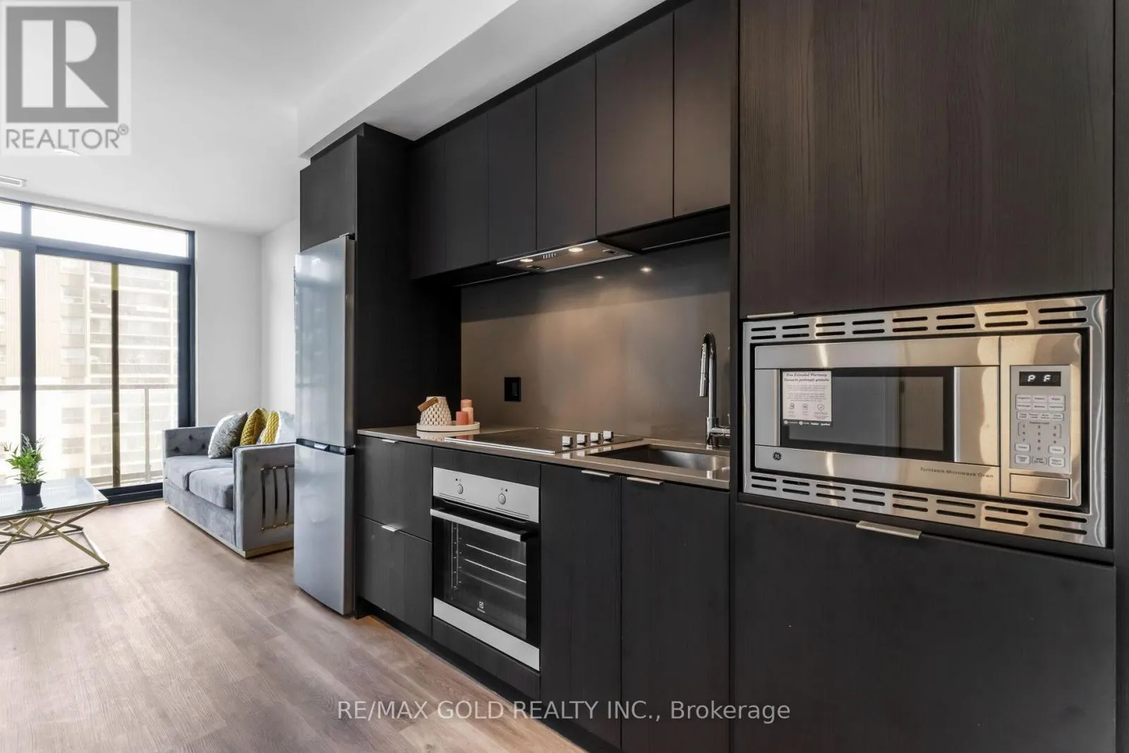 716 - 86 DUNDAS STREET E