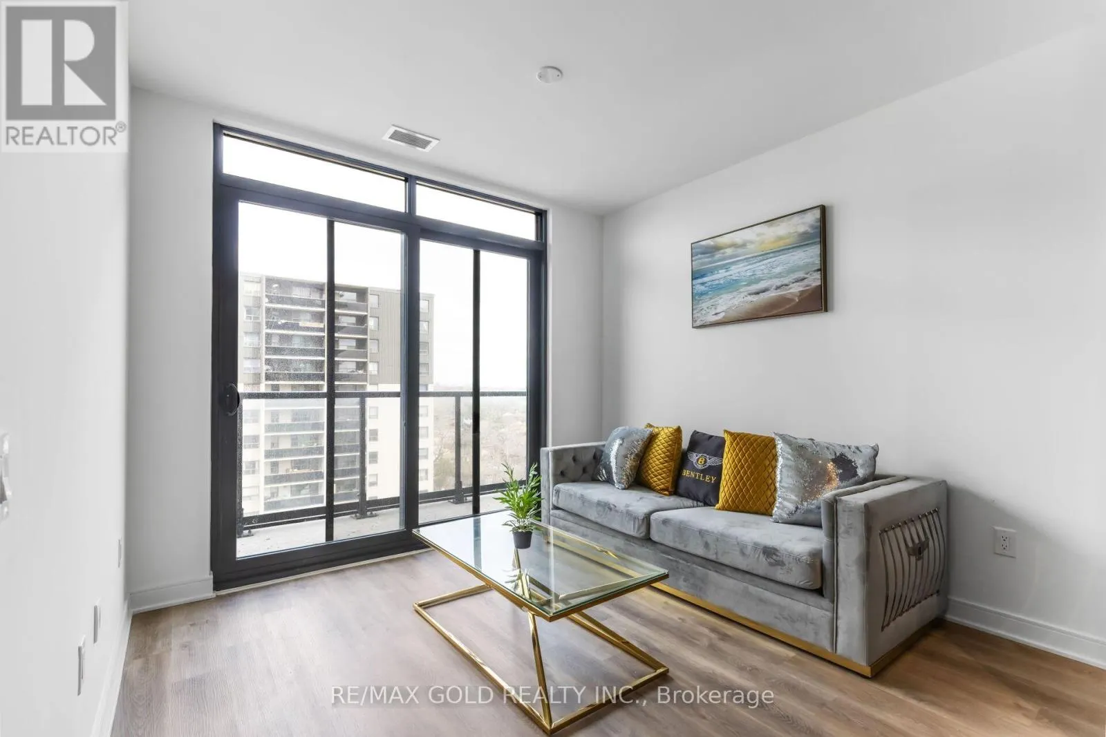 716 - 86 DUNDAS STREET E