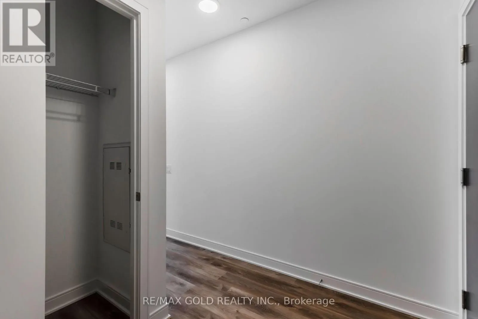716 - 86 DUNDAS STREET E