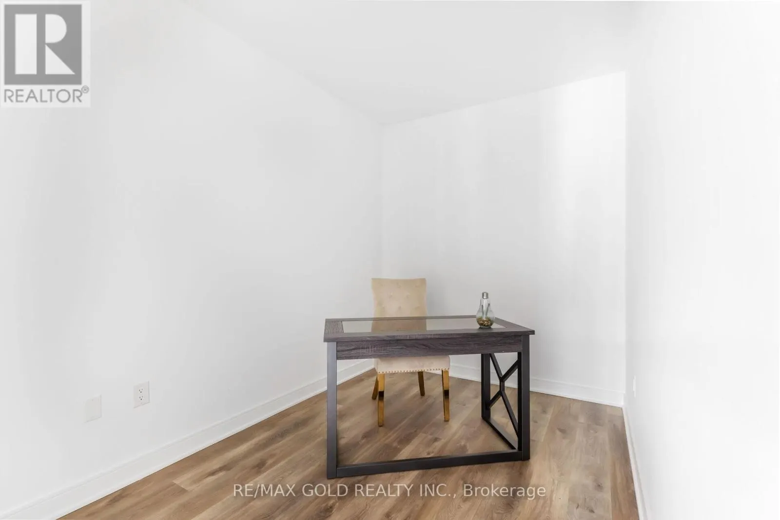 716 - 86 DUNDAS STREET E