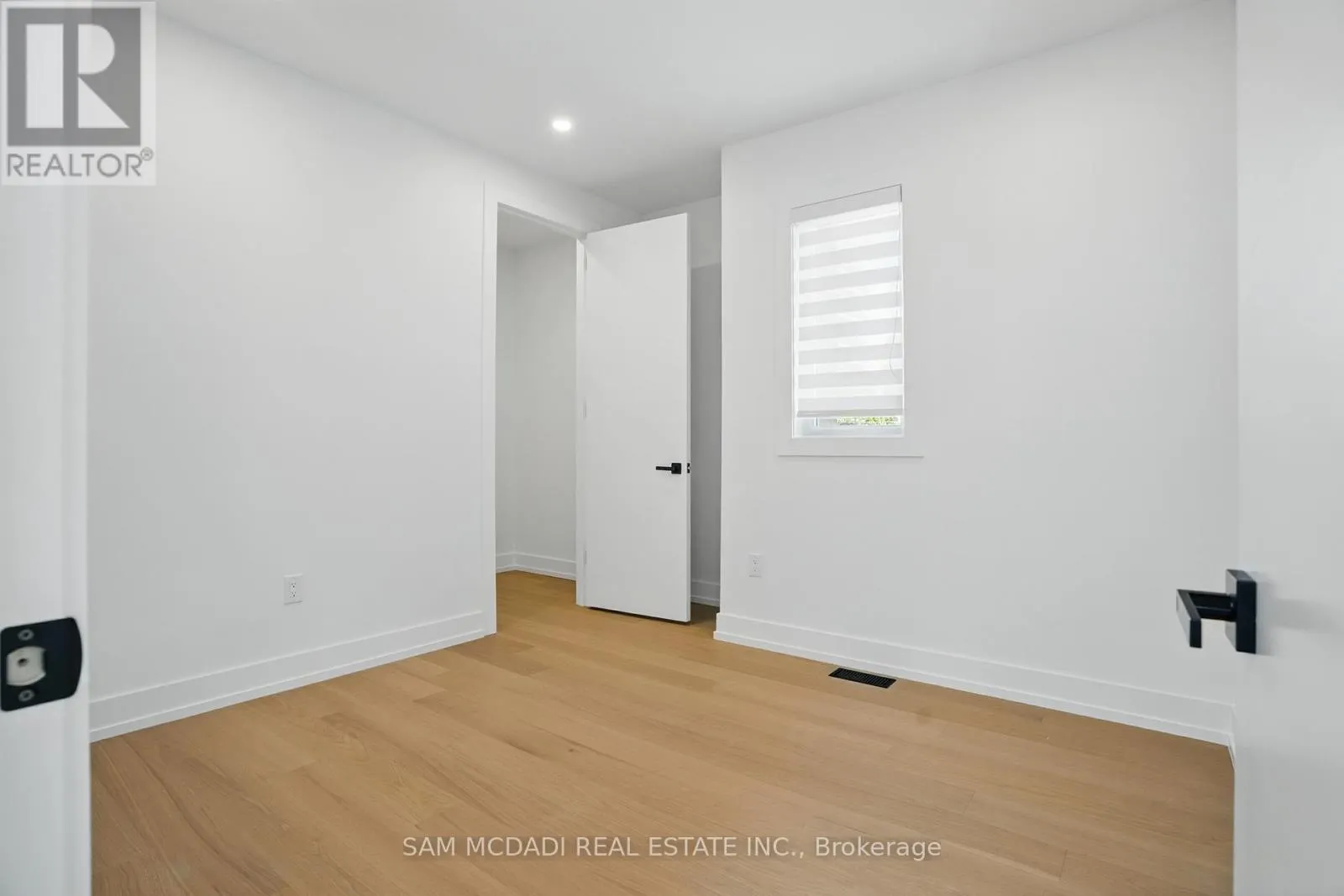 1039 CAVEN STREET