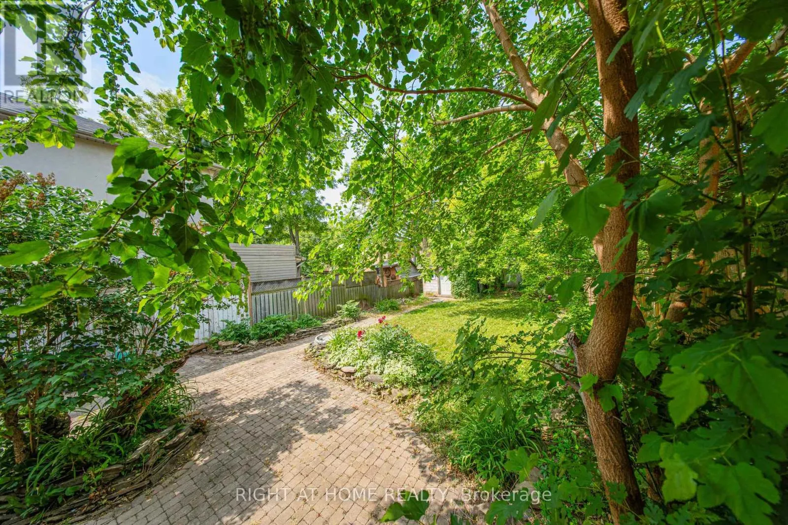170 QUEENS AVENUE