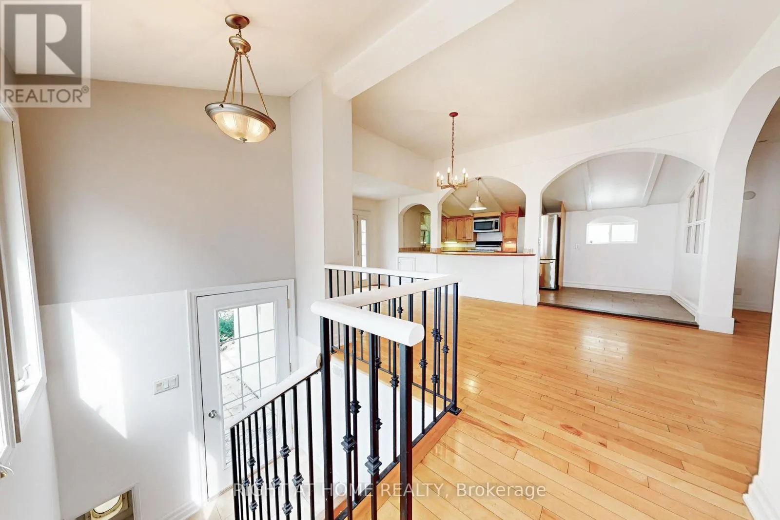 170 QUEENS AVENUE