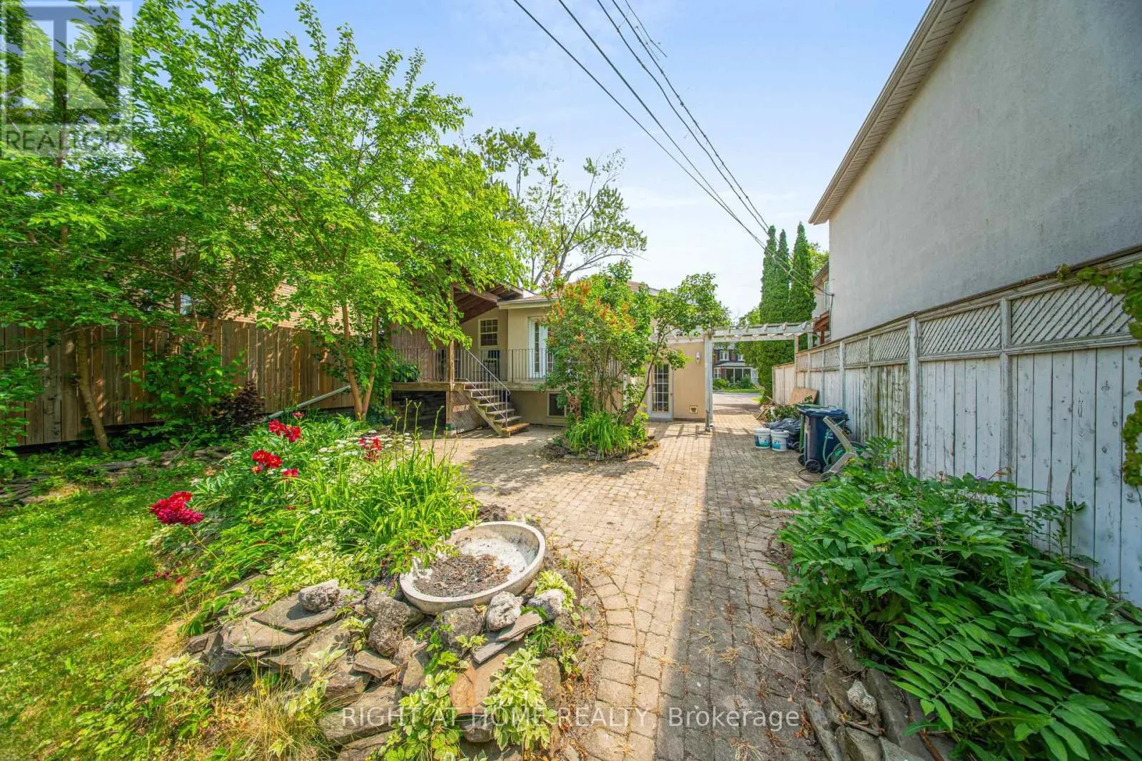 170 QUEENS AVENUE