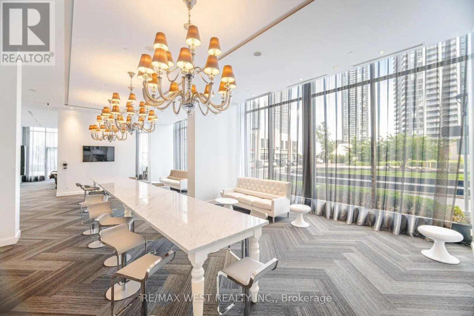 1612 - 88 PARK LAWN ROAD