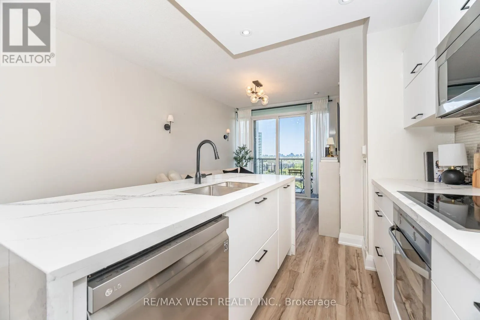 1612 - 88 PARK LAWN ROAD