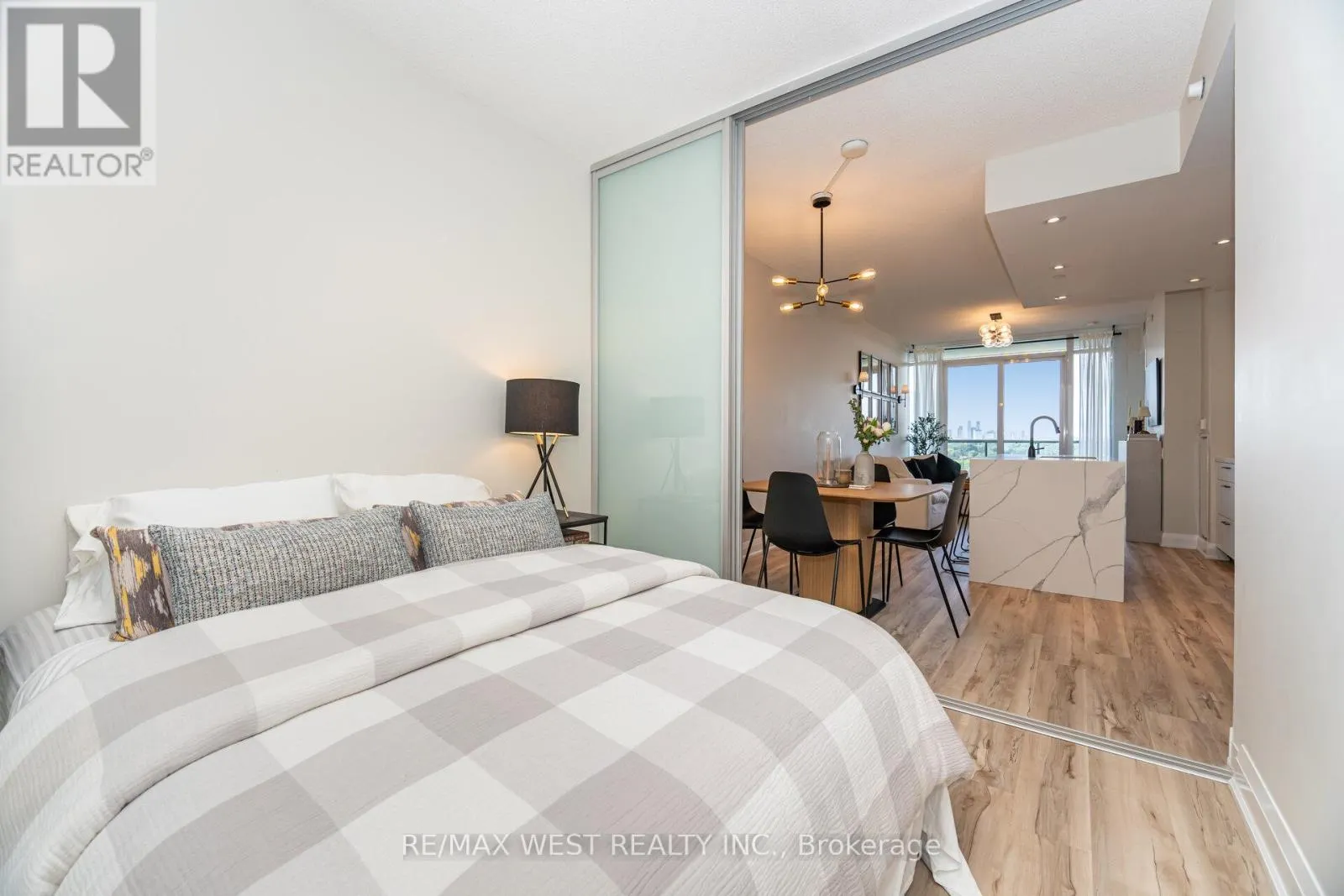 1612 - 88 PARK LAWN ROAD