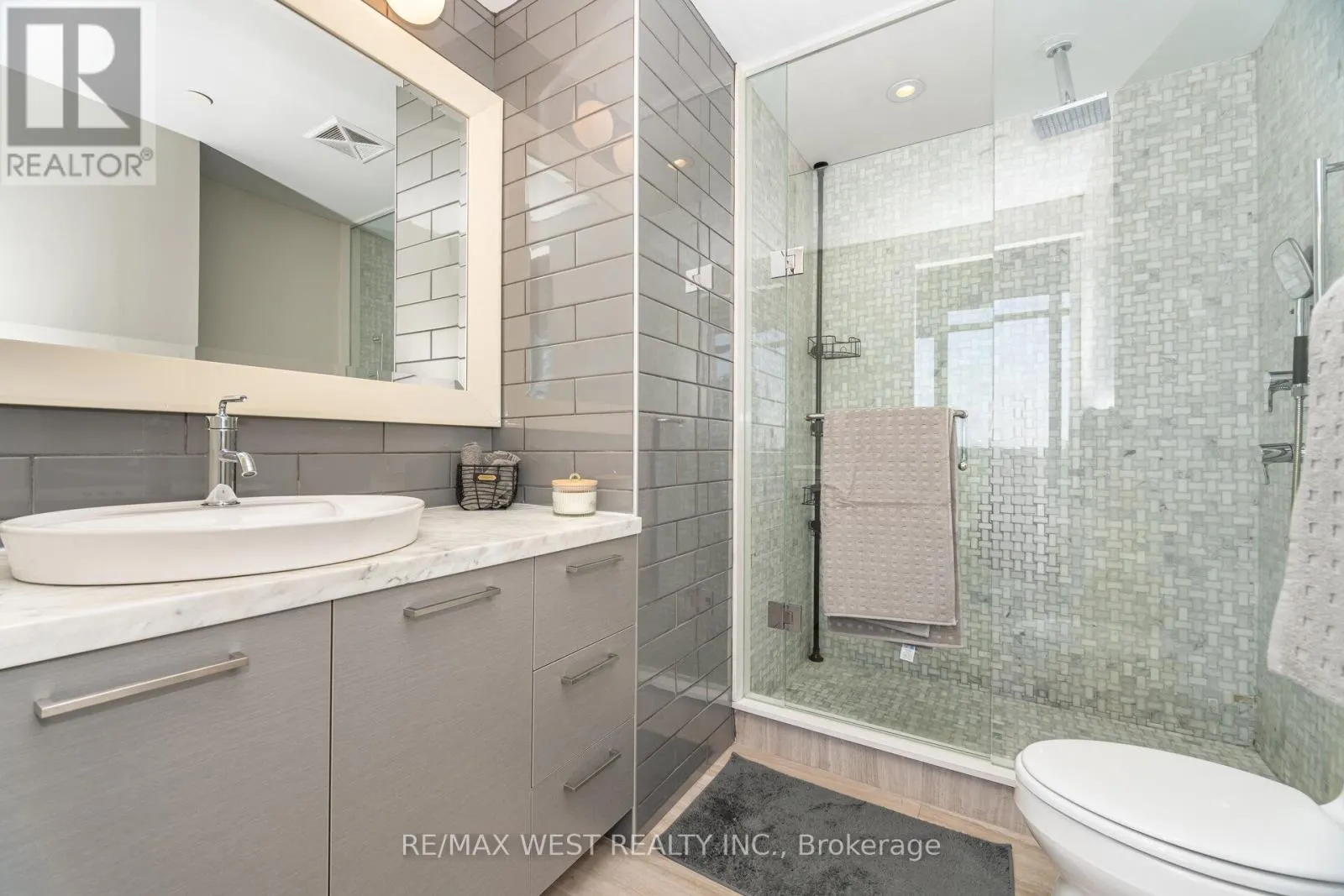1612 - 88 PARK LAWN ROAD