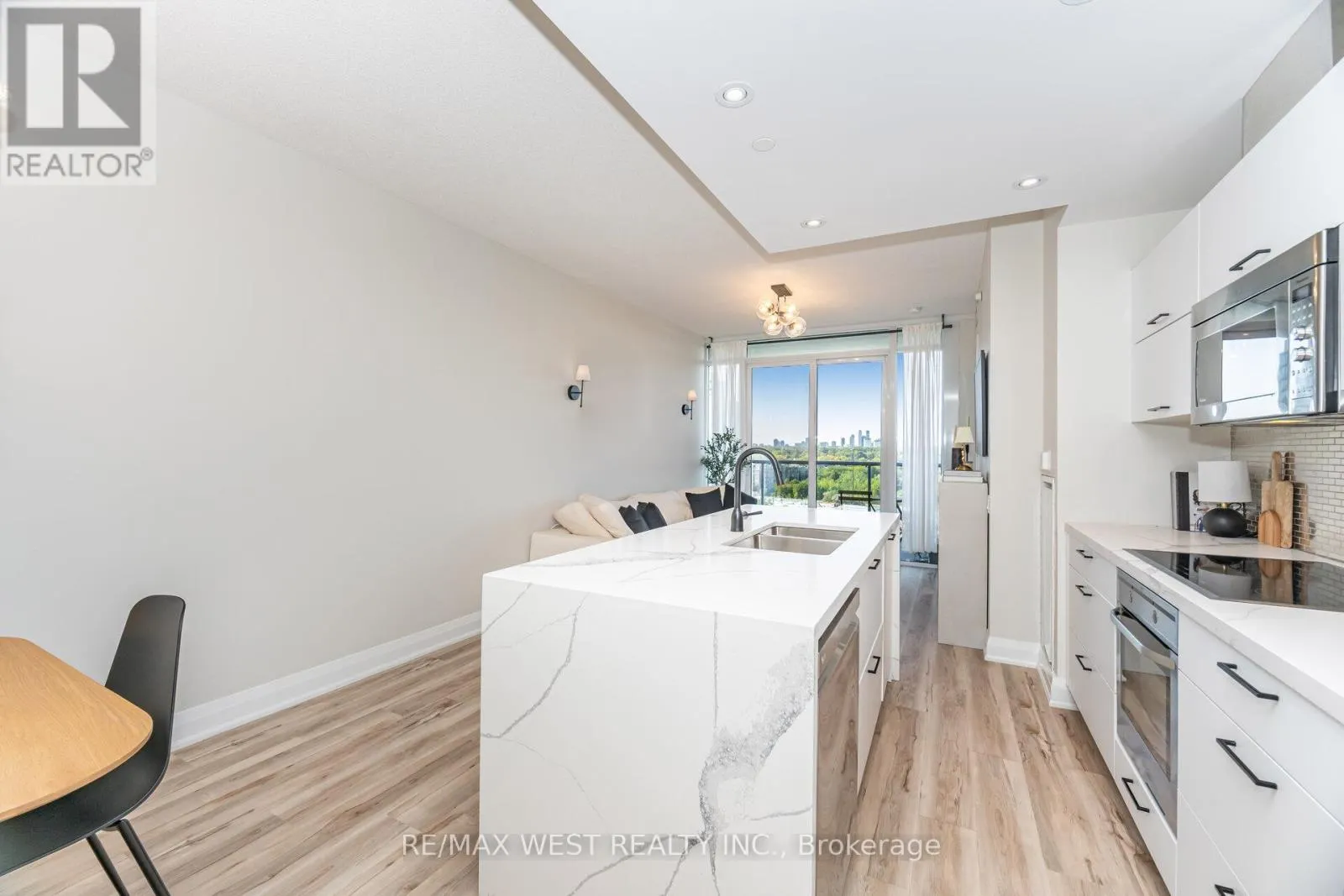 1612 - 88 PARK LAWN ROAD