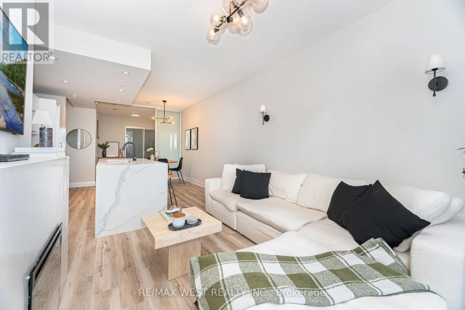 1612 - 88 PARK LAWN ROAD