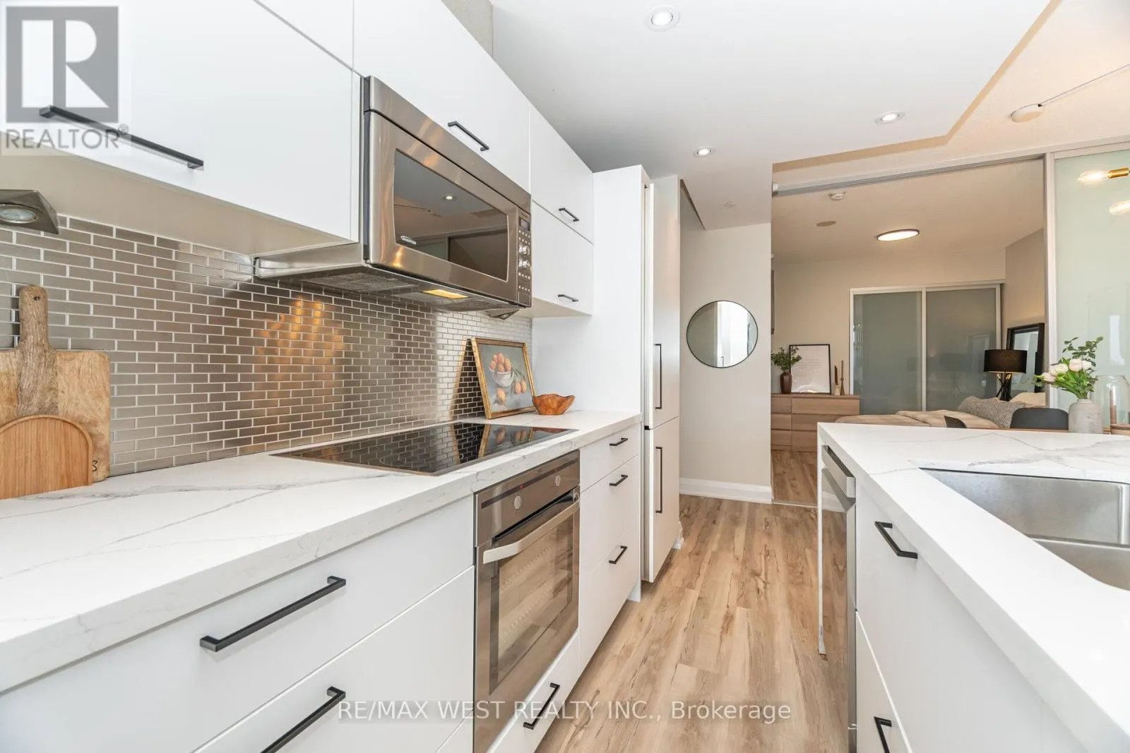 1612 - 88 PARK LAWN ROAD