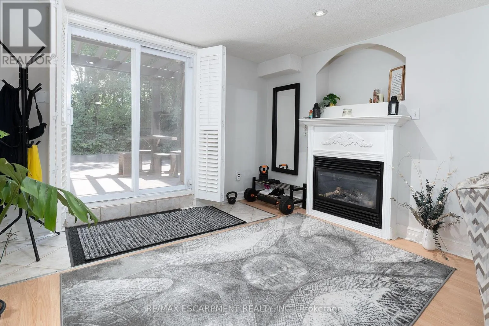 3770 FOREST BLUFF CRESCENT