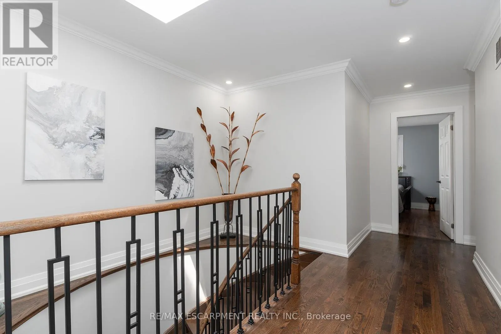 3770 FOREST BLUFF CRESCENT