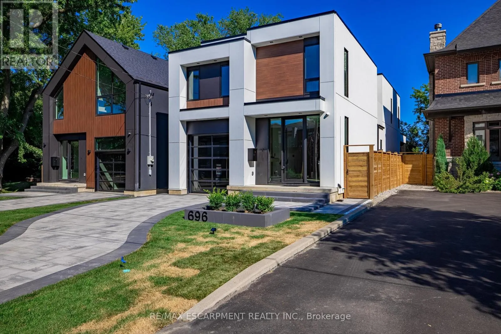 696 MONTBECK CRESCENT