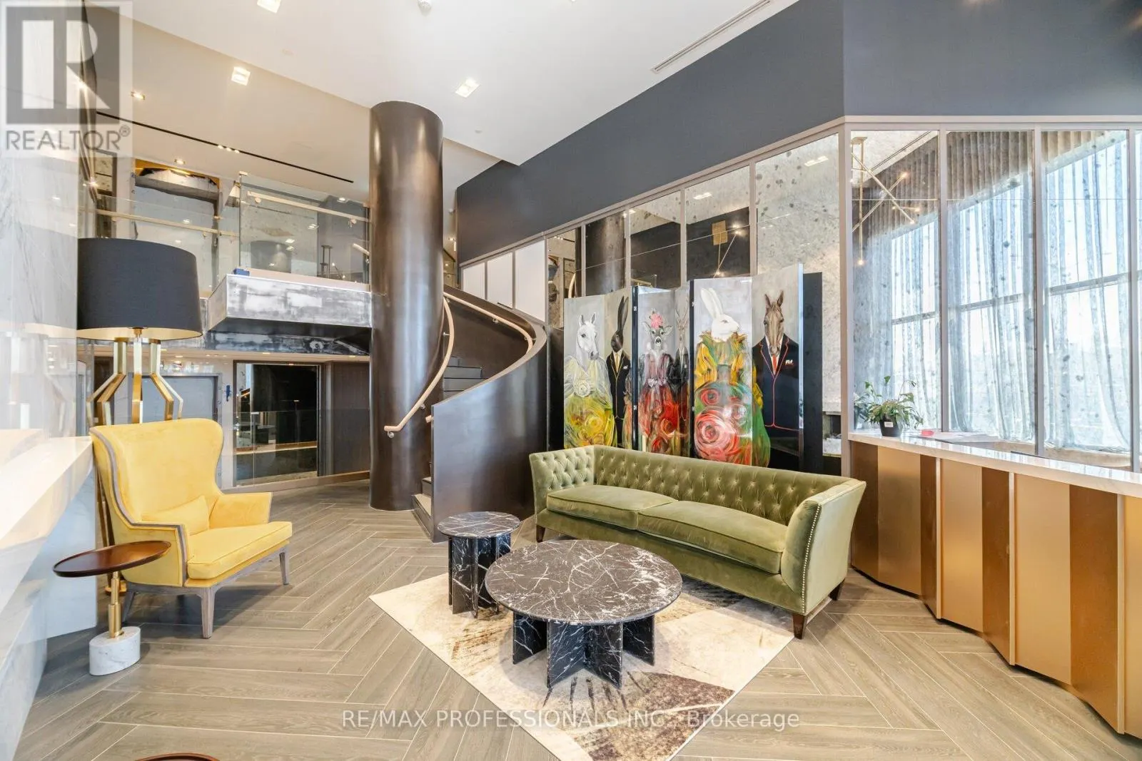 603 - 395 DUNDAS STREET W