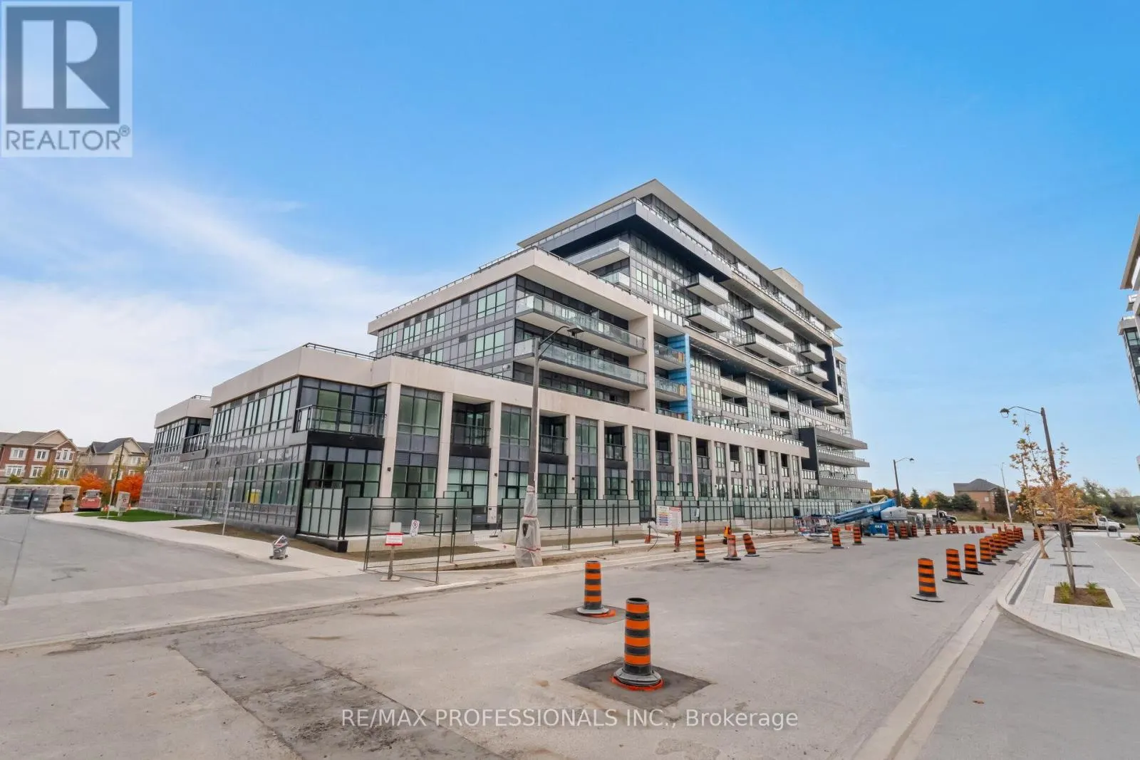 603 - 395 DUNDAS STREET W