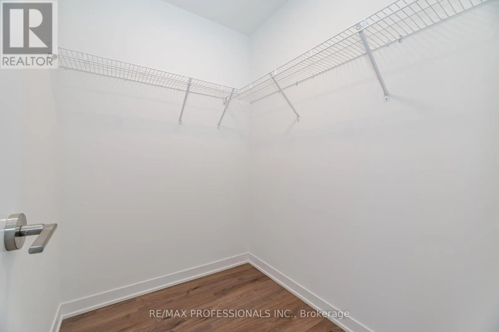 603 - 395 DUNDAS STREET W