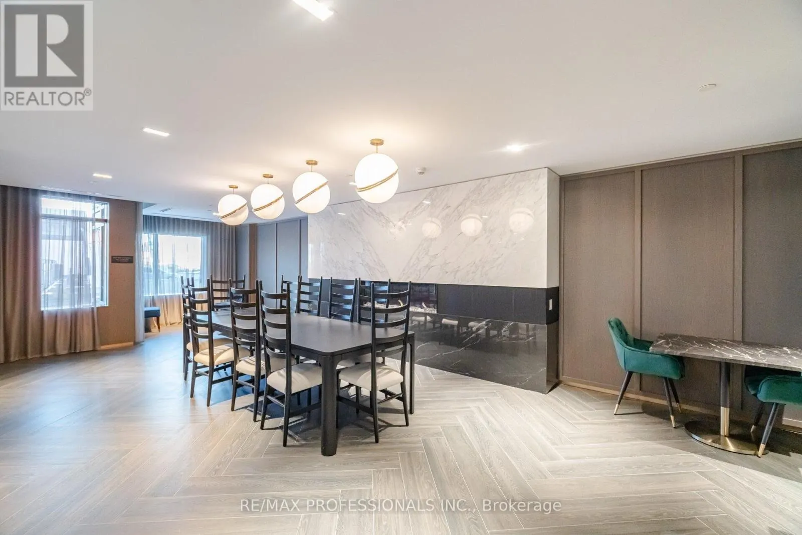 603 - 395 DUNDAS STREET W