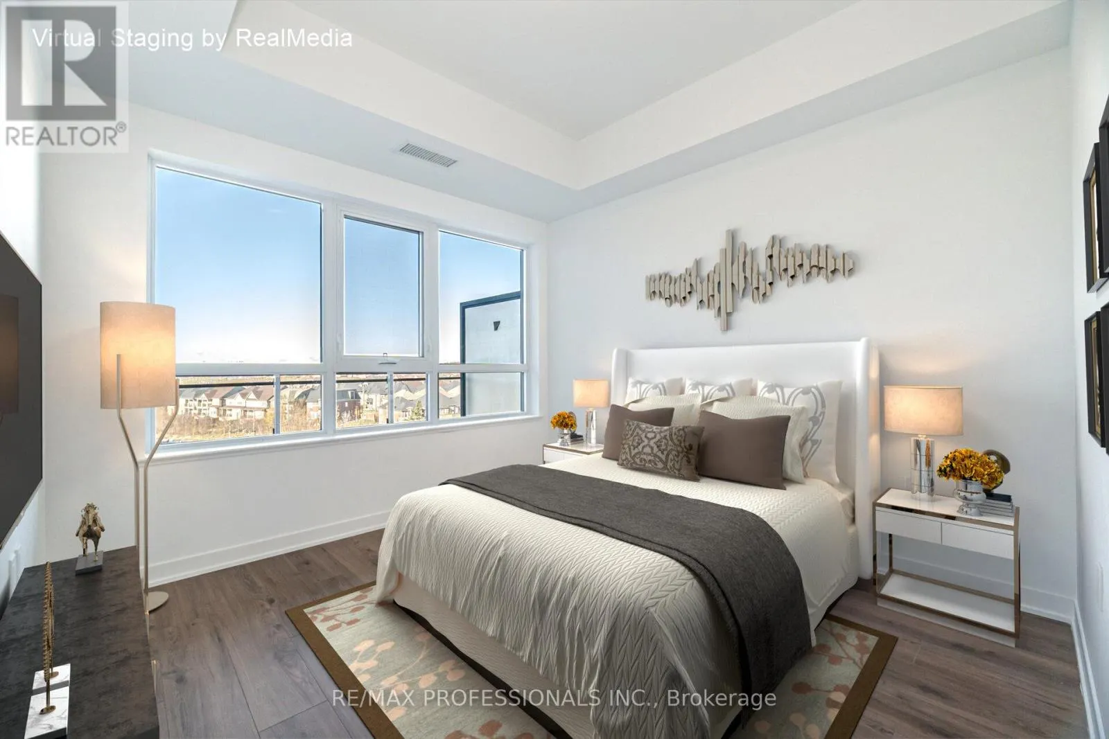 603 - 395 DUNDAS STREET W