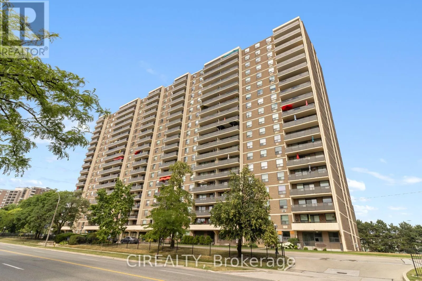 709 - 511 THE WEST MALL