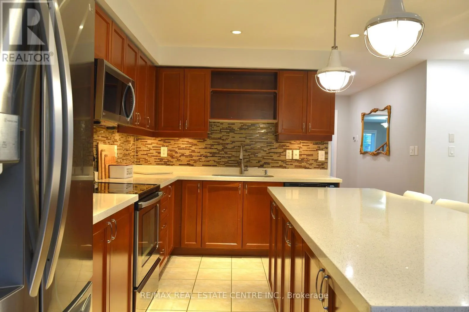 882 MCEWAN DRIVE