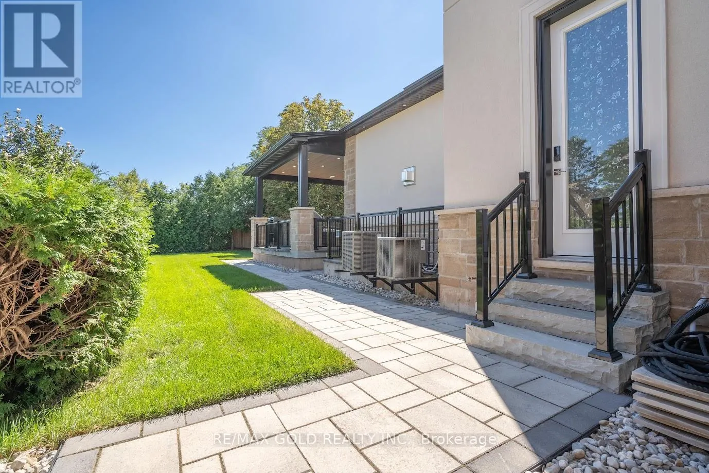 19 MALDAVER AVENUE