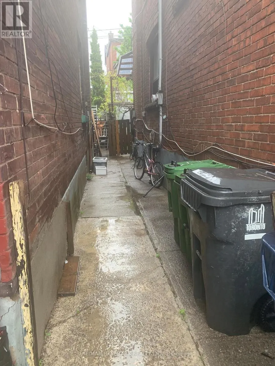 295 OLD WESTON ROAD