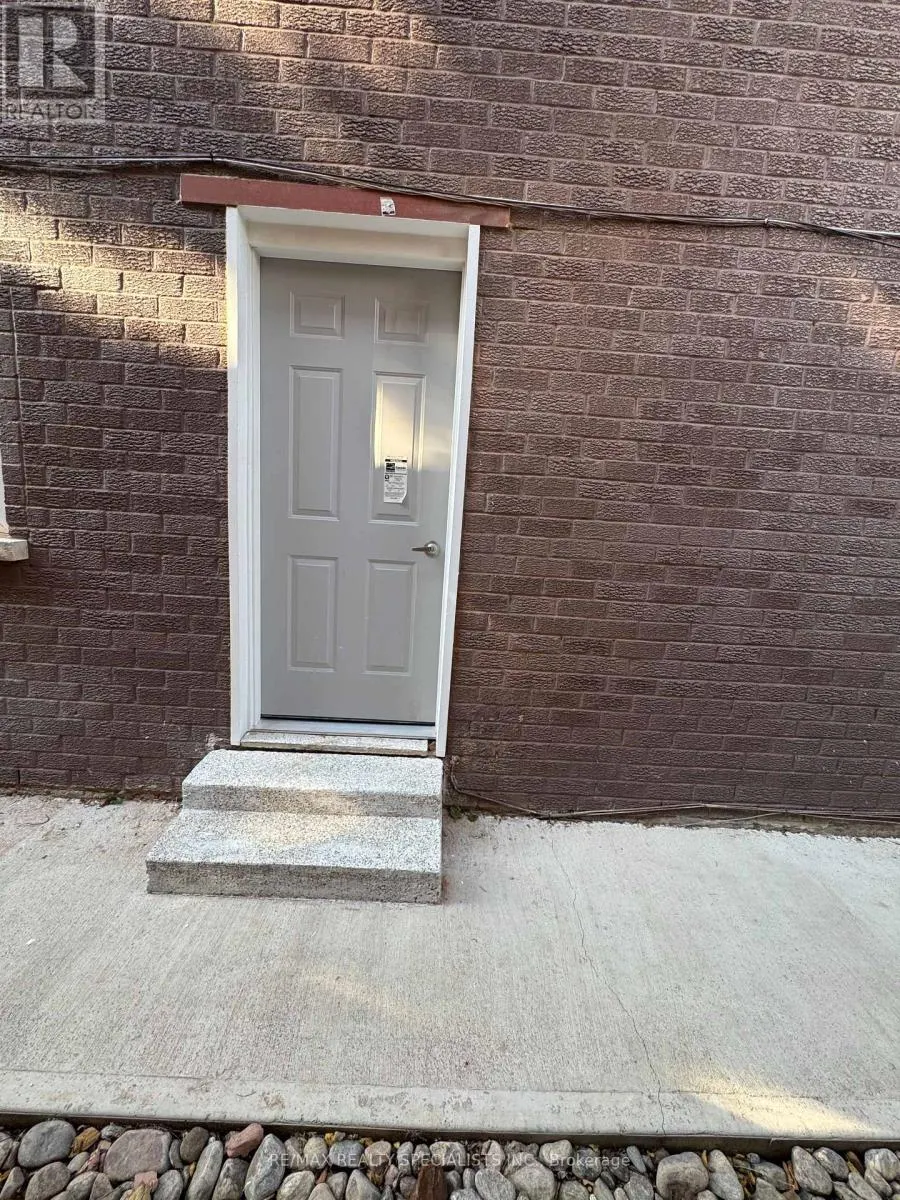 #2 - 659 ROSELAIRE TRAIL
