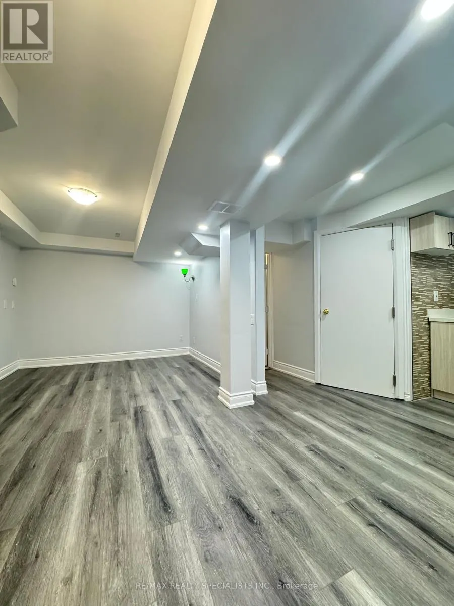 #2 - 659 ROSELAIRE TRAIL