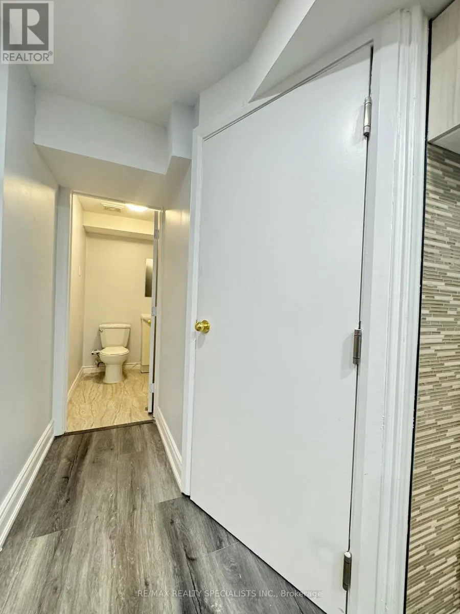 #2 - 659 ROSELAIRE TRAIL