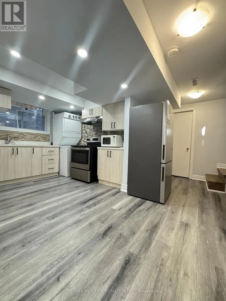 #2 - 659 ROSELAIRE TRAIL