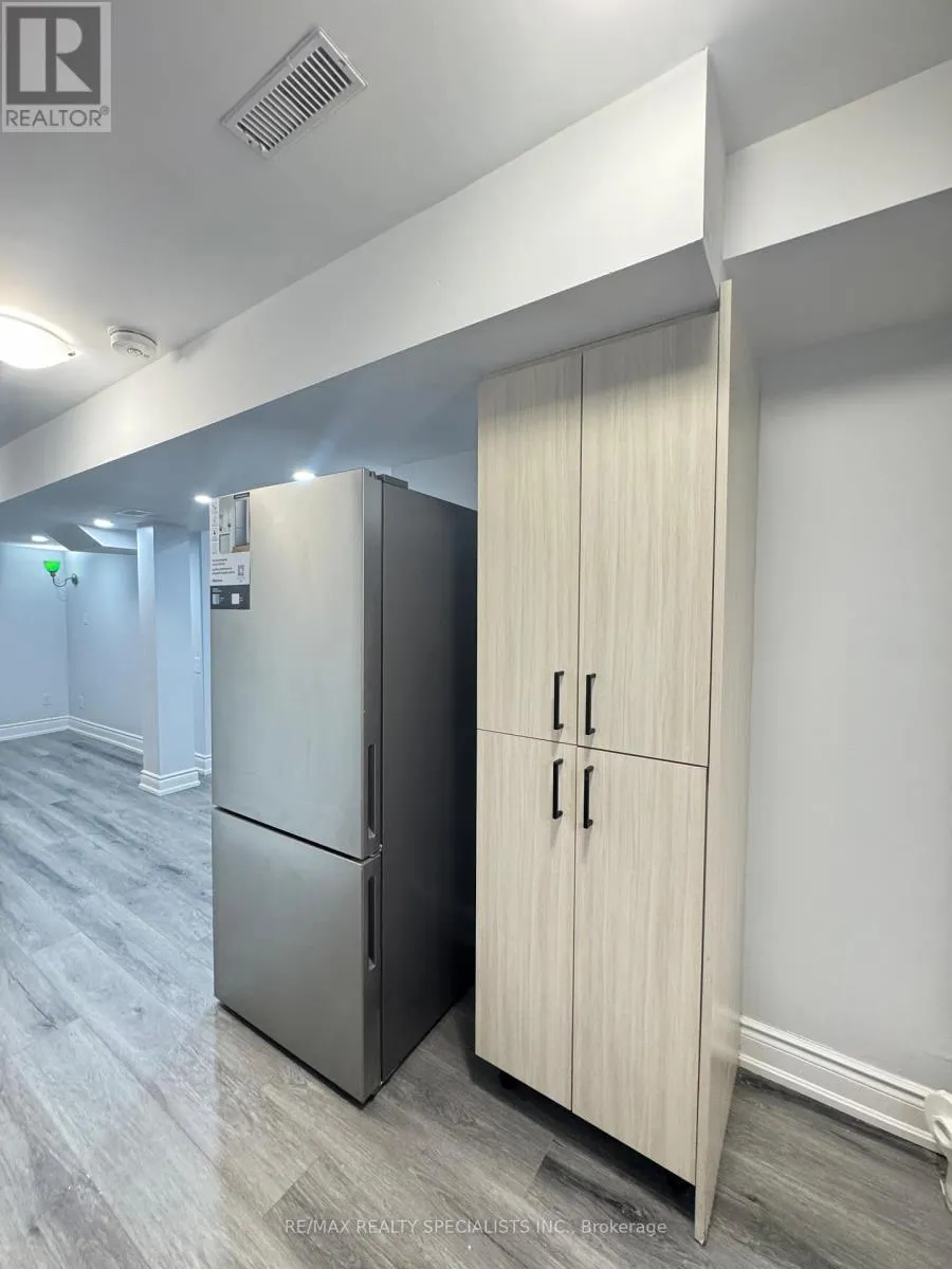 #2 - 659 ROSELAIRE TRAIL