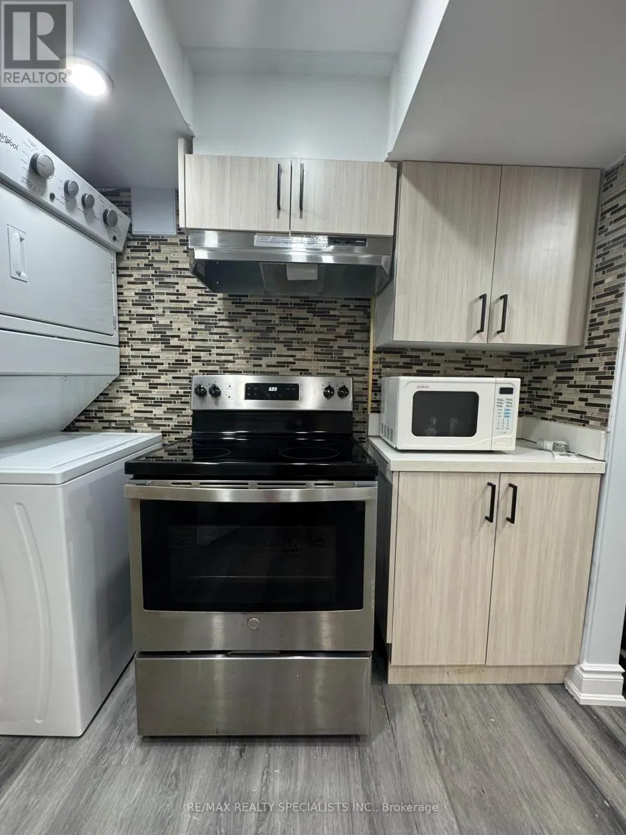 #2 - 659 ROSELAIRE TRAIL