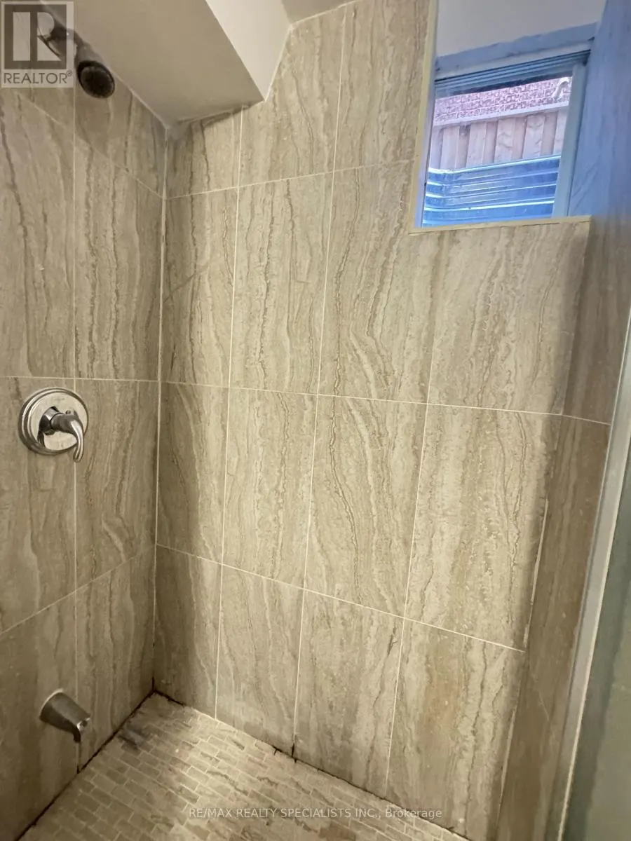 #2 - 659 ROSELAIRE TRAIL