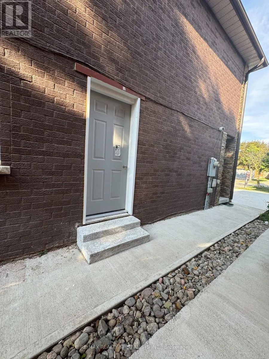 #2 - 659 ROSELAIRE TRAIL