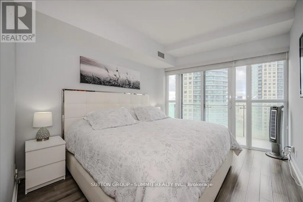 1402 - 50 ABSOLUTE AVENUE
