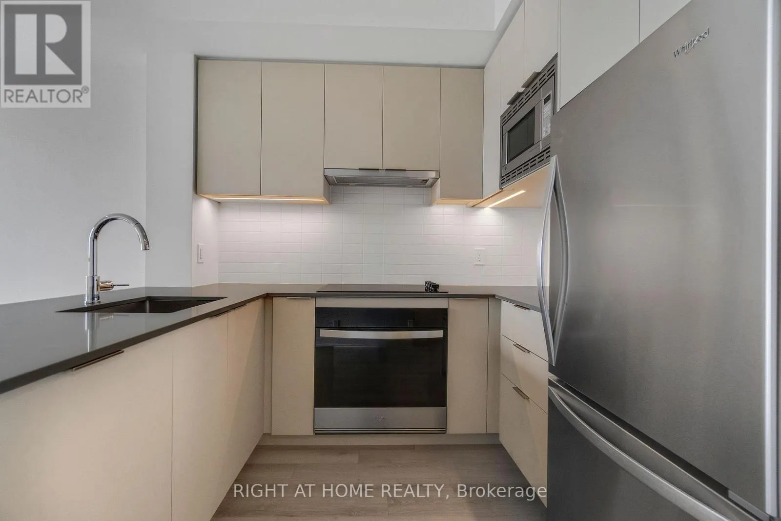 609 - 3079 TRAFALGAR ROAD