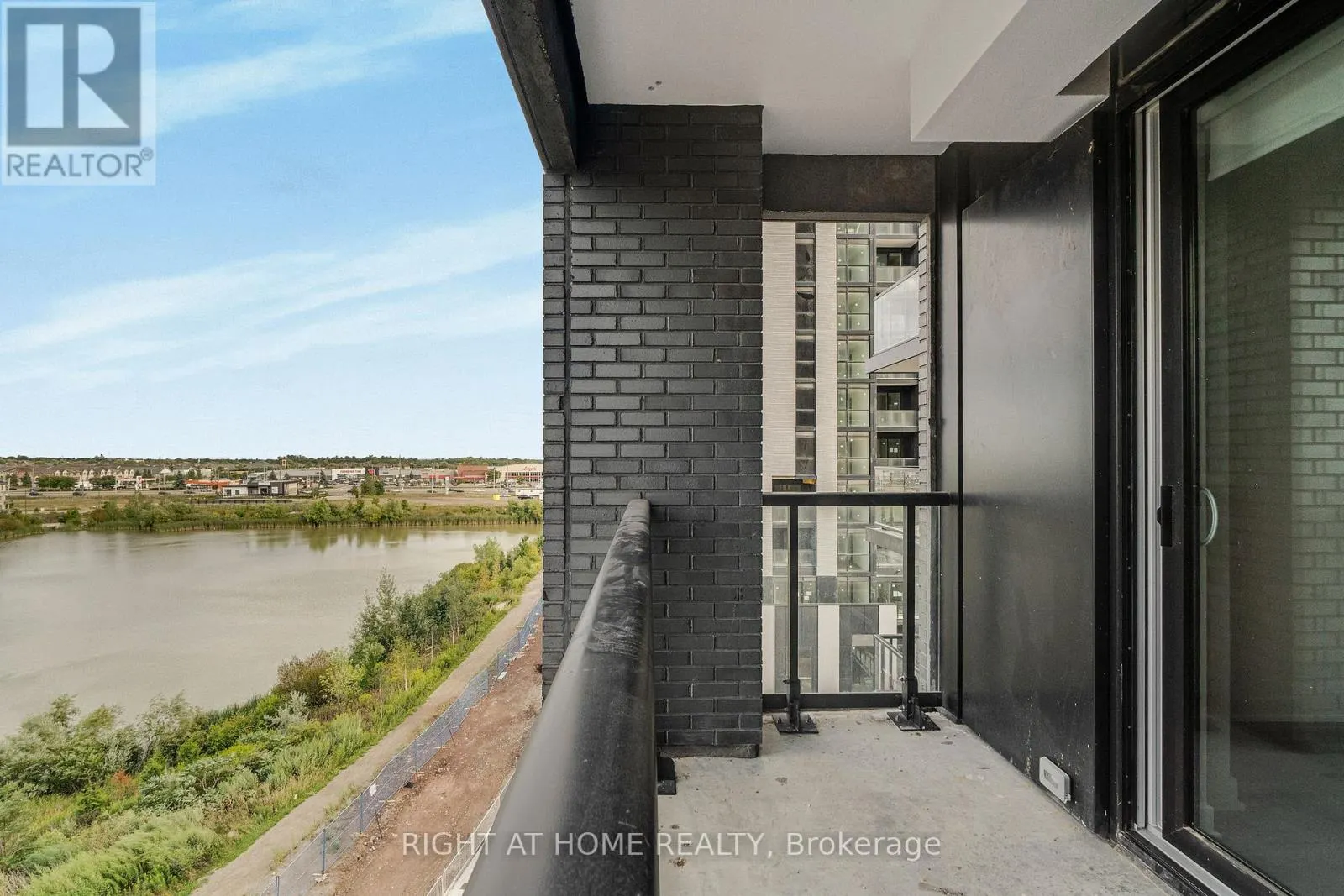609 - 3079 TRAFALGAR ROAD