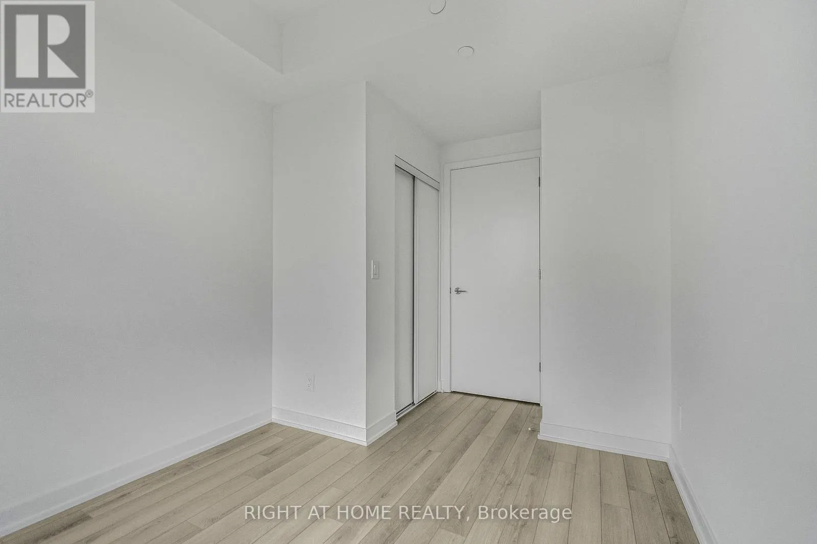 609 - 3079 TRAFALGAR ROAD