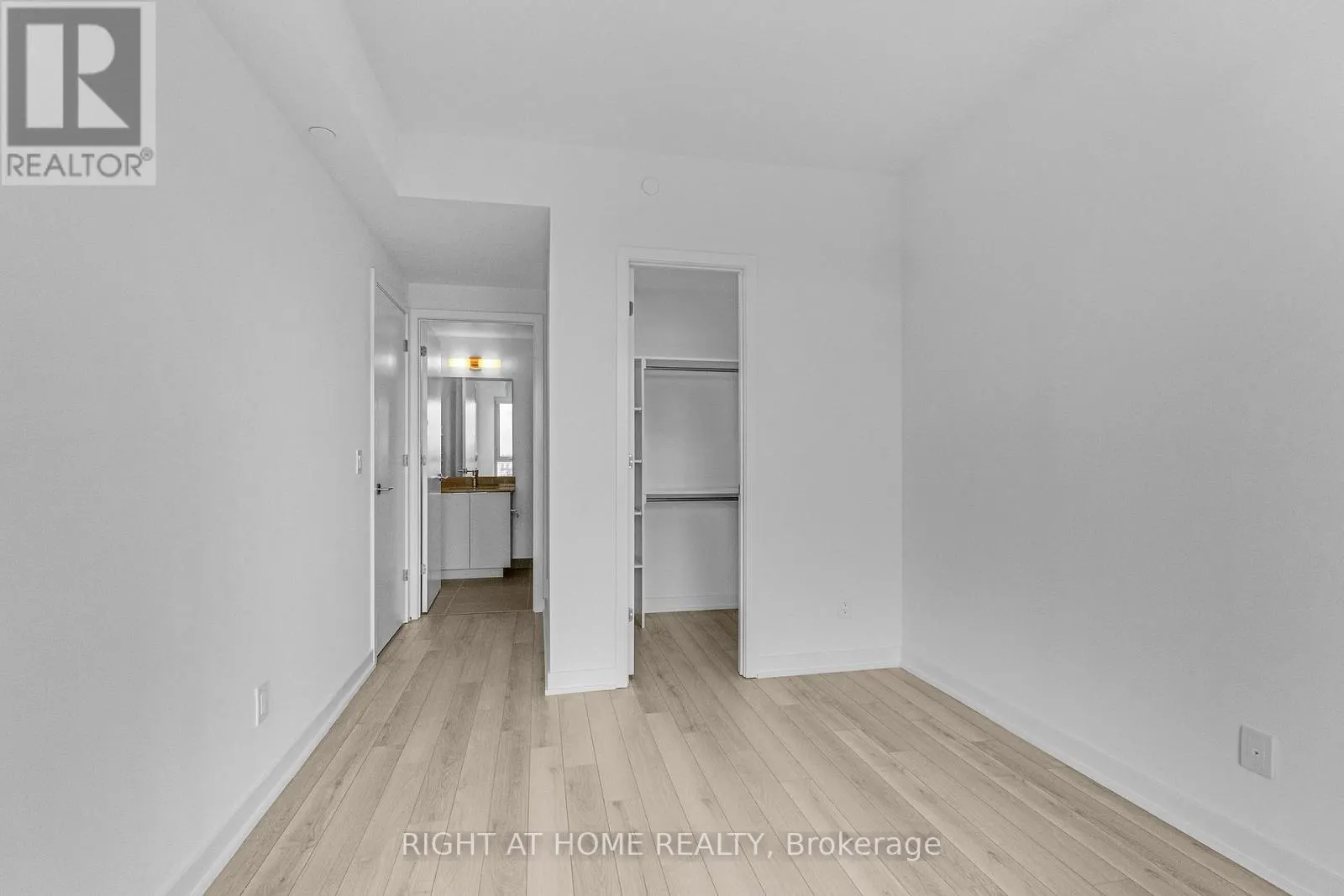 609 - 3079 TRAFALGAR ROAD