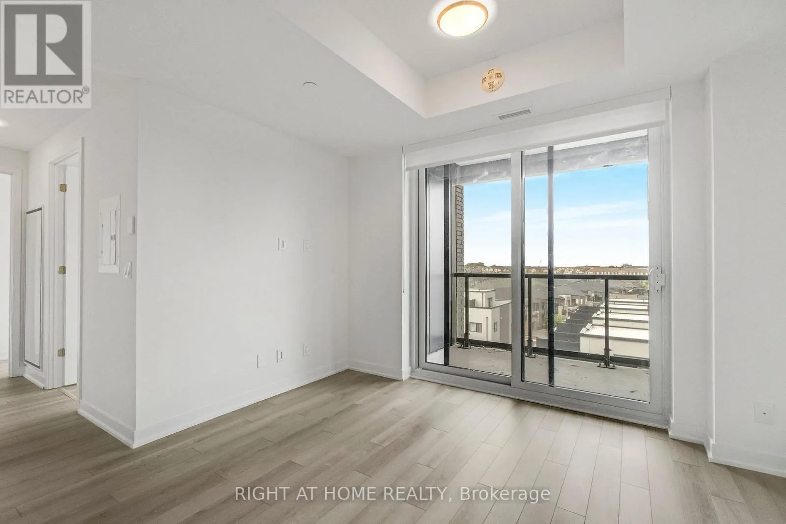 609 - 3079 TRAFALGAR ROAD