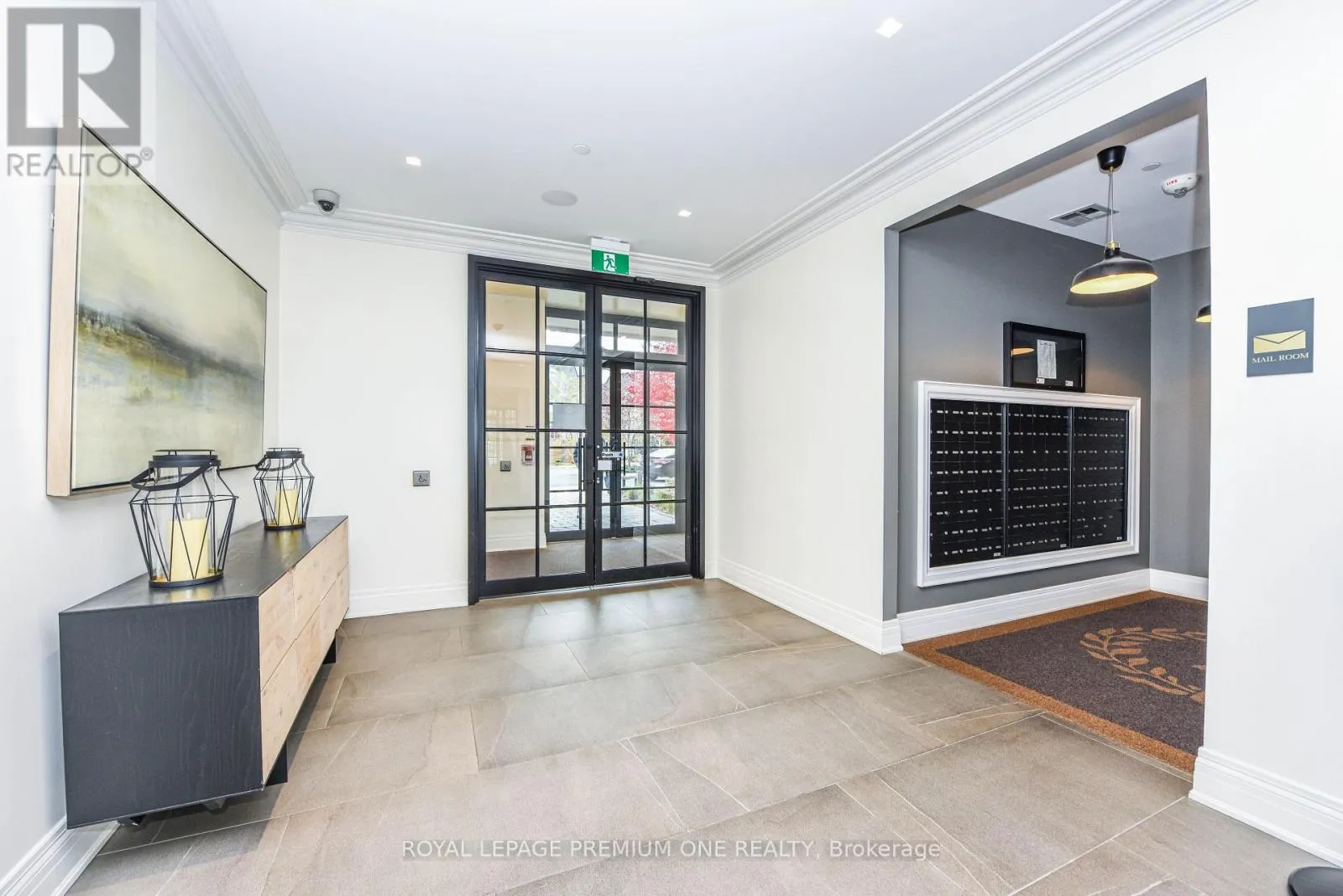 205 - 571 PRINCE EDWARD DRIVE N