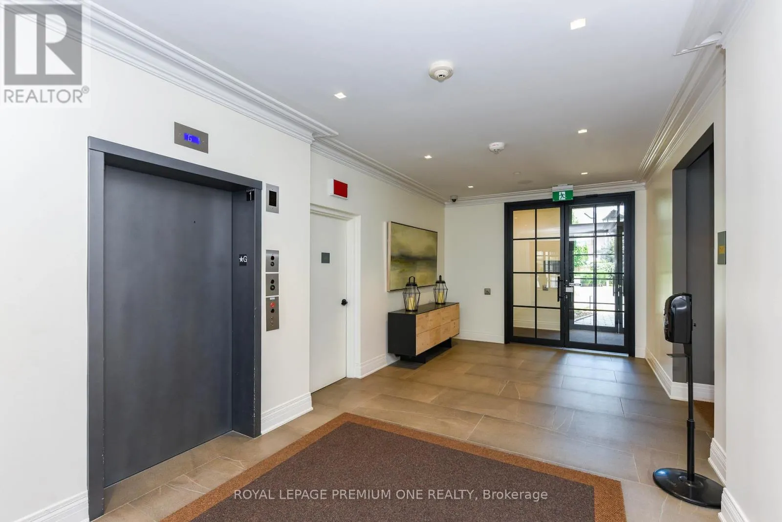 205 - 571 PRINCE EDWARD DRIVE N