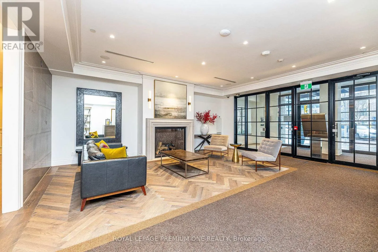 205 - 571 PRINCE EDWARD DRIVE N