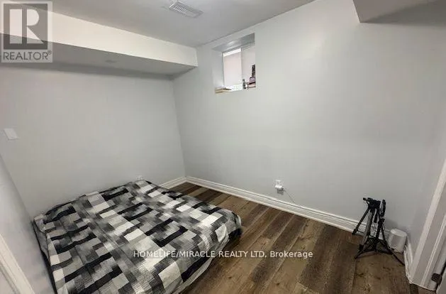34 BRUNSWICK ST (BASEMENT) STREET