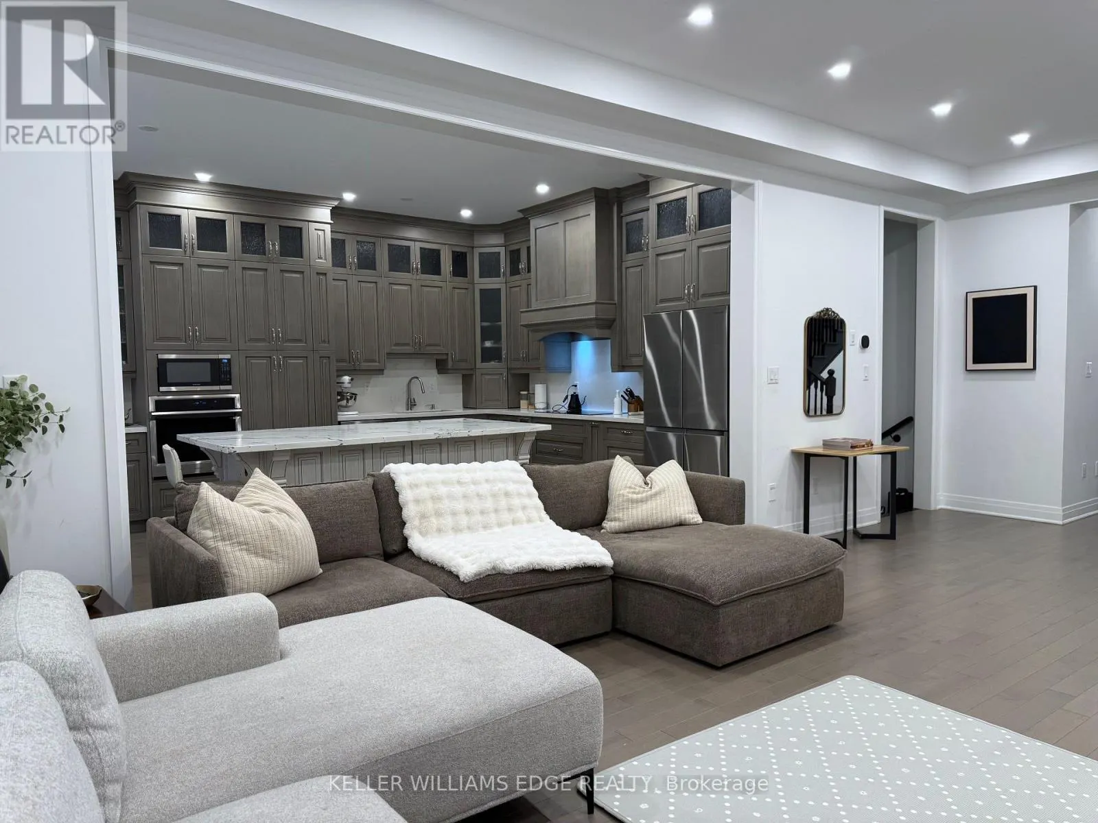 470 VIOLET GATE